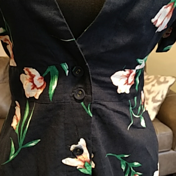 Moon River navy button front dress. - Picture 2 of 6